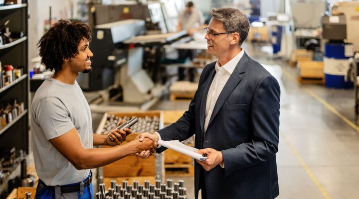 How to Choose a Steel Supplier in the UAE