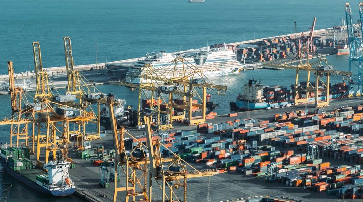 benefits of sourcing steel from Dubai through advanced port logistics in the UAE